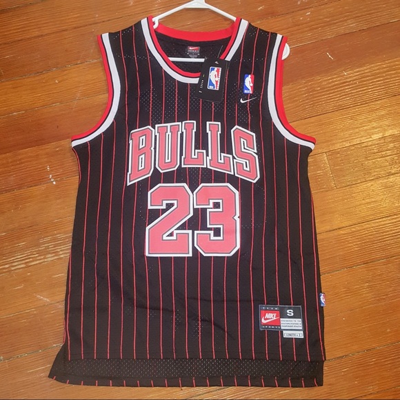 michael jordan jersey mens small